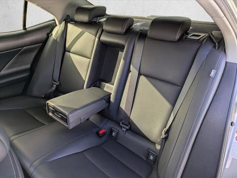 Used 2016 Lexus IS 200t image 15