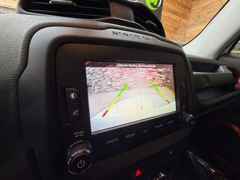Used 2016 Jeep Renegade Trailhawk AWD/4WD image 23