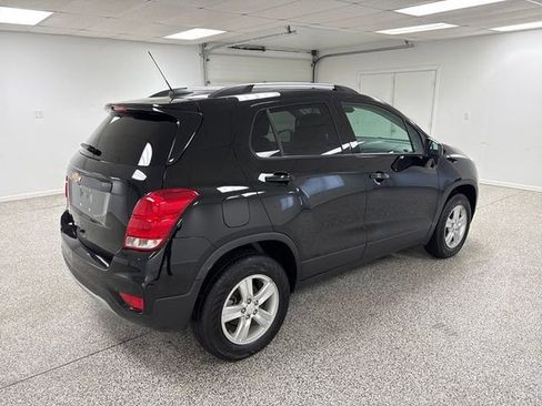 Used 2022 Chevrolet Trax LT w/ LT Convenience Package image 7