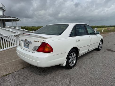 Used 2001 Toyota Avalon XLS FWD image 4