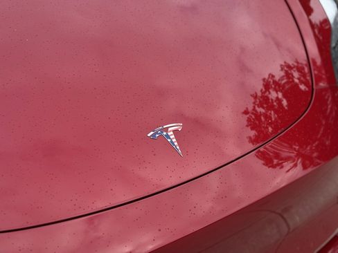 Used 2022 Tesla Model Y Performance image 4