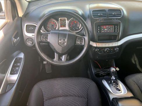 Used 2016 Dodge Journey SE w/ Flexible Seating Group image 6