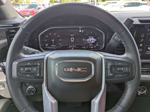 Used 2022 GMC Sierra 1500 SLE AWD/4WD image 19