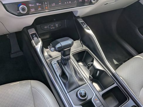 Certified 2025 Kia Sorento S FWD image 26