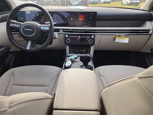 New 2025 Hyundai Tucson Limited image 13