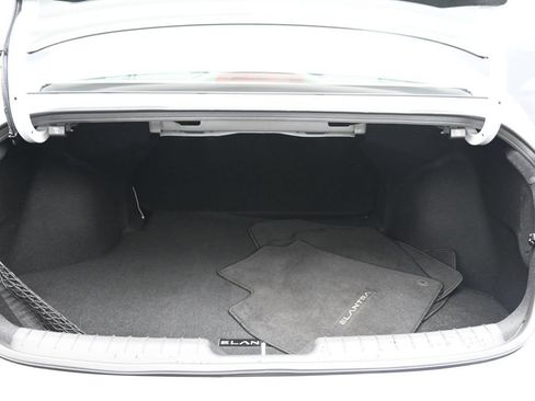 Used 2025 Hyundai Elantra SE FWD image 21