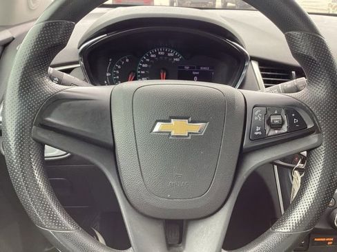 Used 2019 Chevrolet Trax LS FWD image 26