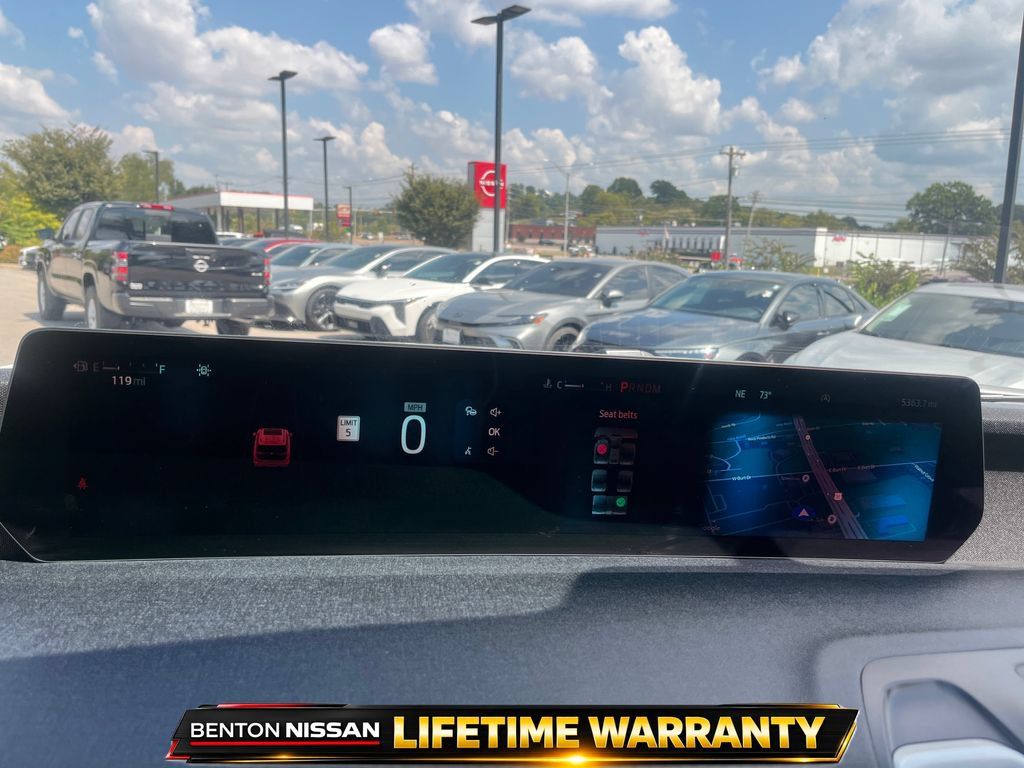 Used 2025 Ford Expedition Active RWD image 14