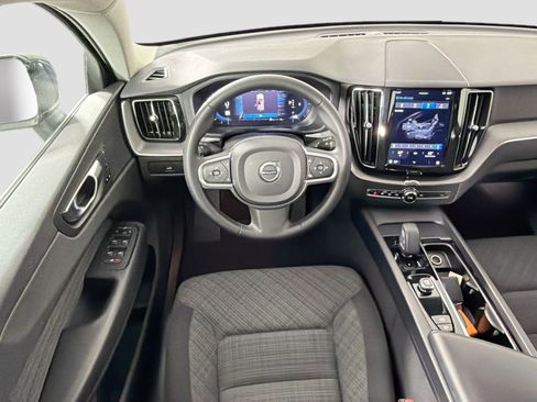 Certified 2023 Volvo XC60 B5 Core image 23