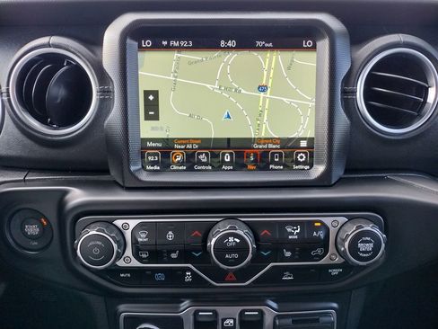 Used 2023 Jeep Wrangler Unlimited Sahara w/ Cold Weather Group AWD/4WD image 4
