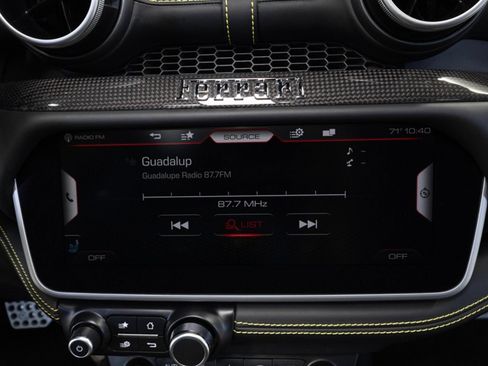 Used 2020 Ferrari Portofino RWD image 33