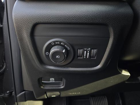 New 2025 Jeep Grand Cherokee Limited image 13