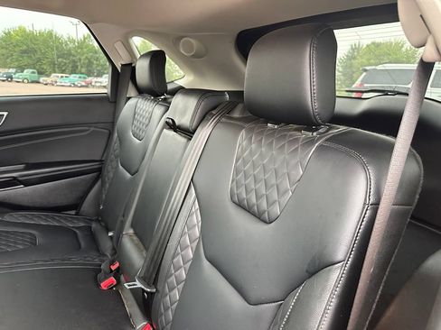 Used 2024 Ford Edge Titanium AWD/4WD image 23