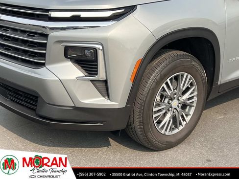 Certified 2024 Chevrolet Traverse LT FWD image 9