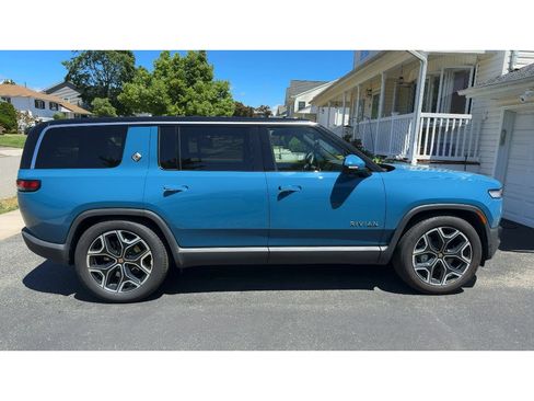 Used 2025 Rivian R1S Adventure AWD/4WD image 3