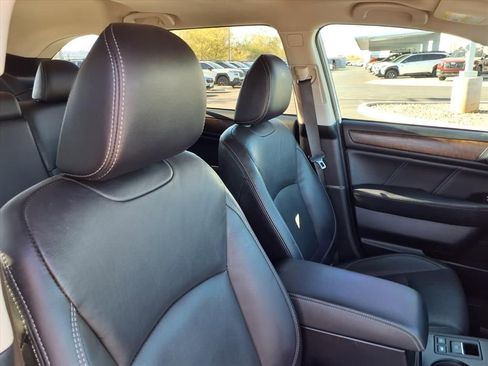 Used 2018 Subaru Outback 2.5i Limited image 18