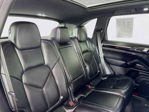 Used 2018 Porsche Cayenne image 26