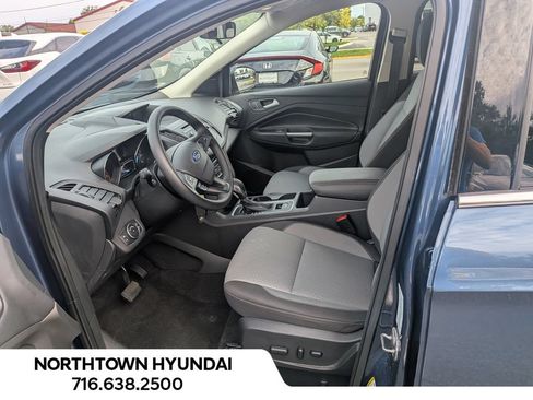 Used 2018 Ford Escape SE FWD image 9