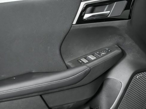 New 2025 Mitsubishi Outlander ES image 11