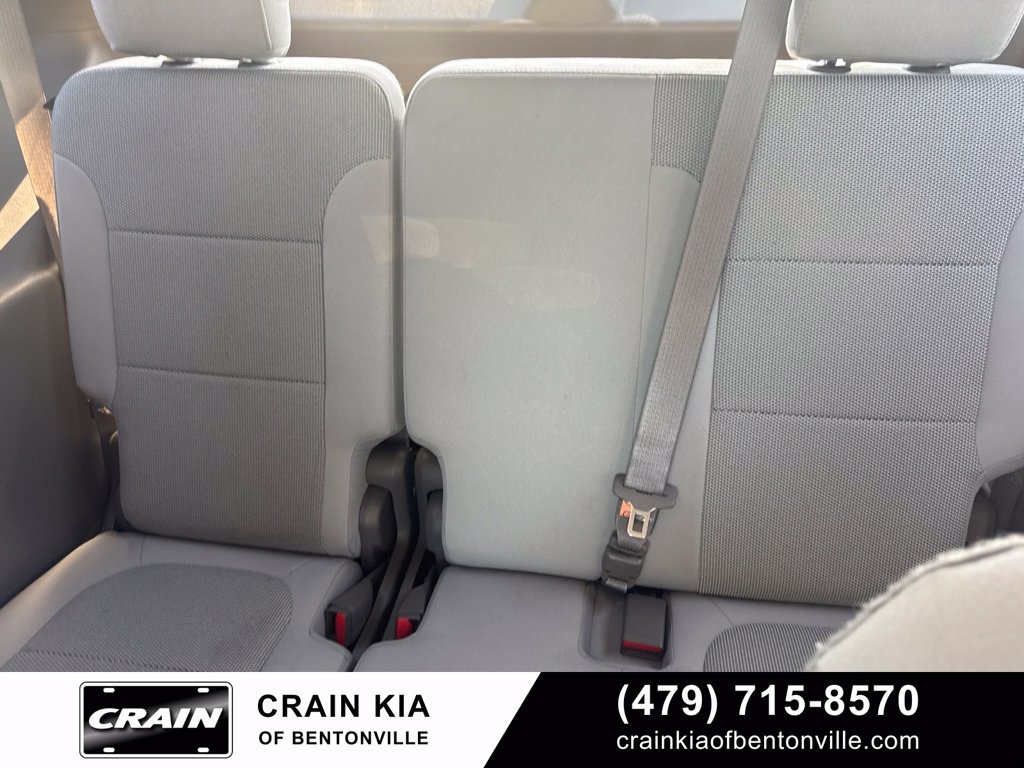 Used 2020 Chevrolet Traverse LT FWD image 19