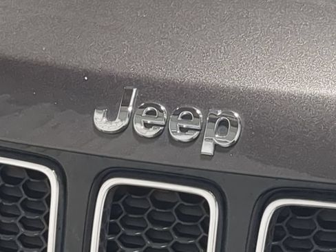 Used 2018 Jeep Compass Limited w/ Navigation Group FWD image 15