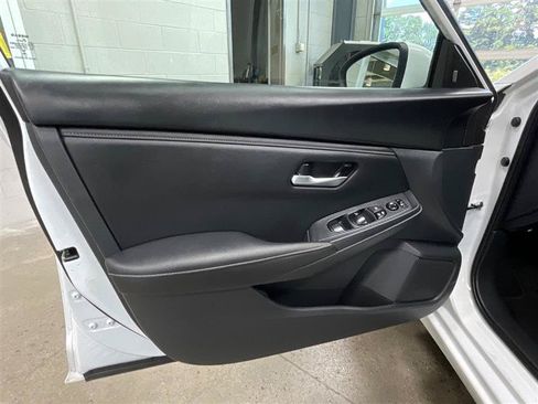 Used 2024 Nissan Sentra SV FWD image 10