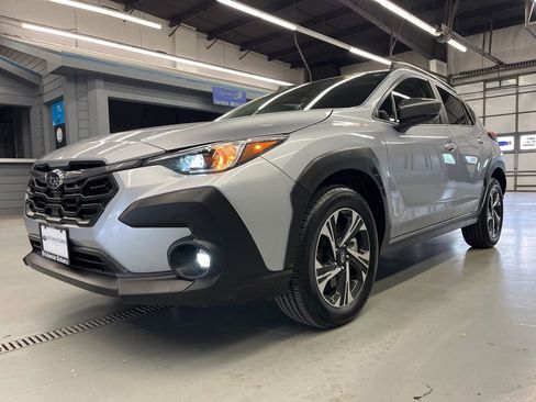 Used 2024 Subaru Crosstrek 2.0i Premium image 3