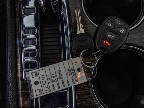 Used 2017 GMC Acadia Limited SLT image 31