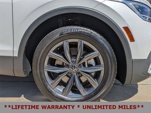 Used 2023 Volkswagen Tiguan SE image 12