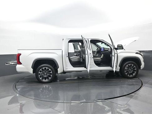 Used 2025 Toyota Tundra Limited image 31
