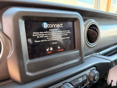 Used 2023 Jeep Wrangler Sport AWD/4WD image 17