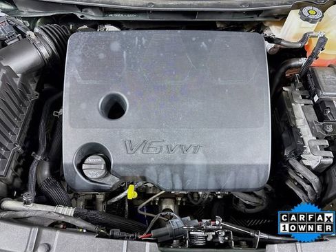 Used 2022 Chevrolet Traverse LT image 30