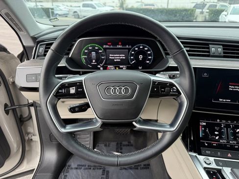Used 2022 Audi e-tron Premium image 23