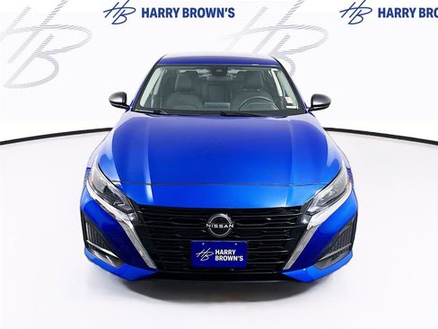 Used 2025 Nissan Altima 2.5 SV FWD image 24