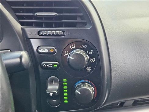 Used 2004 Honda S2000 image 14