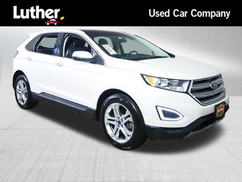 Used 2018 Ford Edge Titanium w/ Class II Trailer Tow Package AWD/4WD image 1