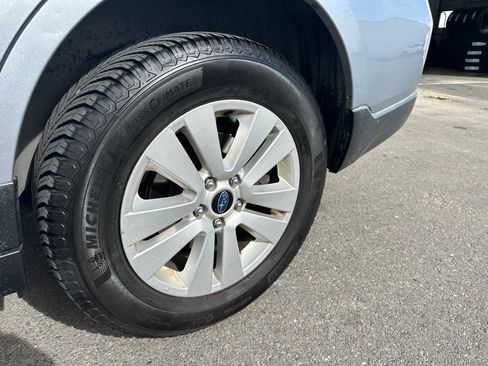 Used 2017 Subaru Outback 2.5i Premium AWD/4WD image 6