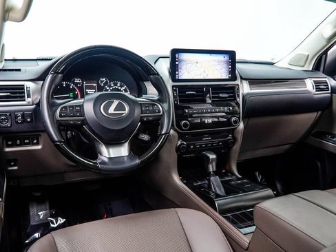Used 2023 Lexus GX 460 Premium w/ Accessory Package AWD/4WD image 18