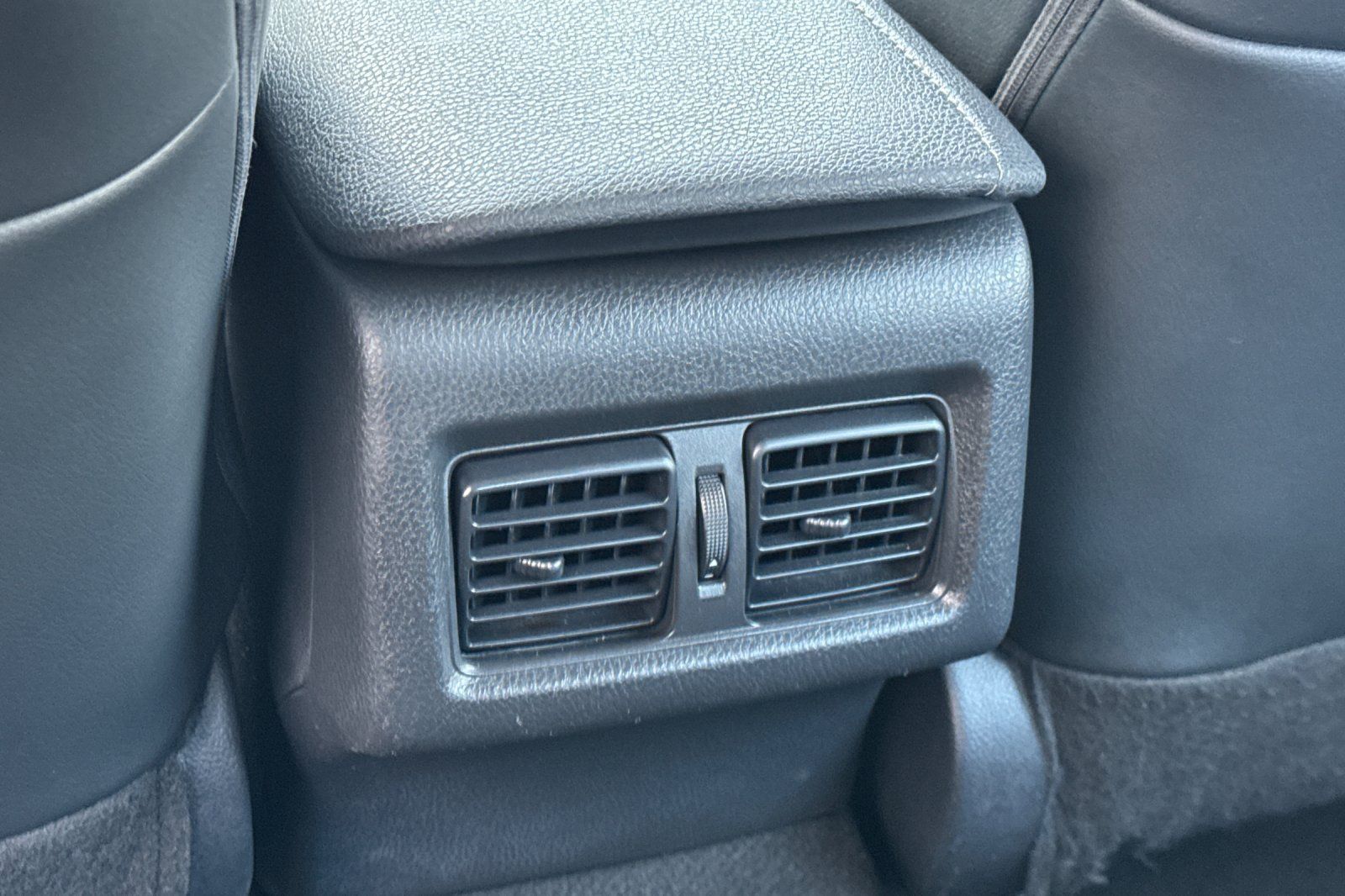 Used 2023 Toyota Camry XSE FWD image 17