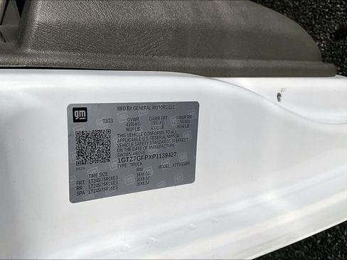Used 2023 GMC Savana 3500 w/ Driver Convenience Package RWD image 19