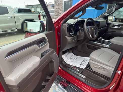 Used 2024 Chevrolet Silverado 1500 LTZ w/ LTZ Premium Package image 15