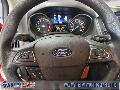 Used 2015 Ford Focus SE image 14