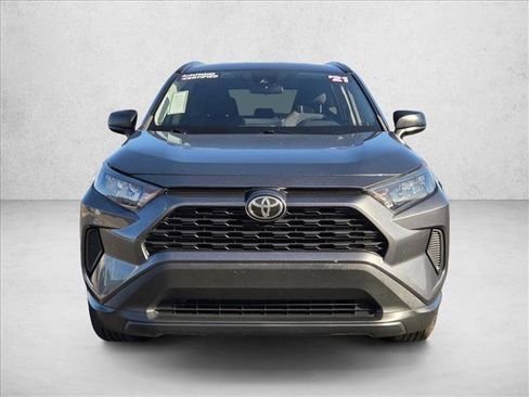 Used 2021 Toyota RAV4 LE image 2