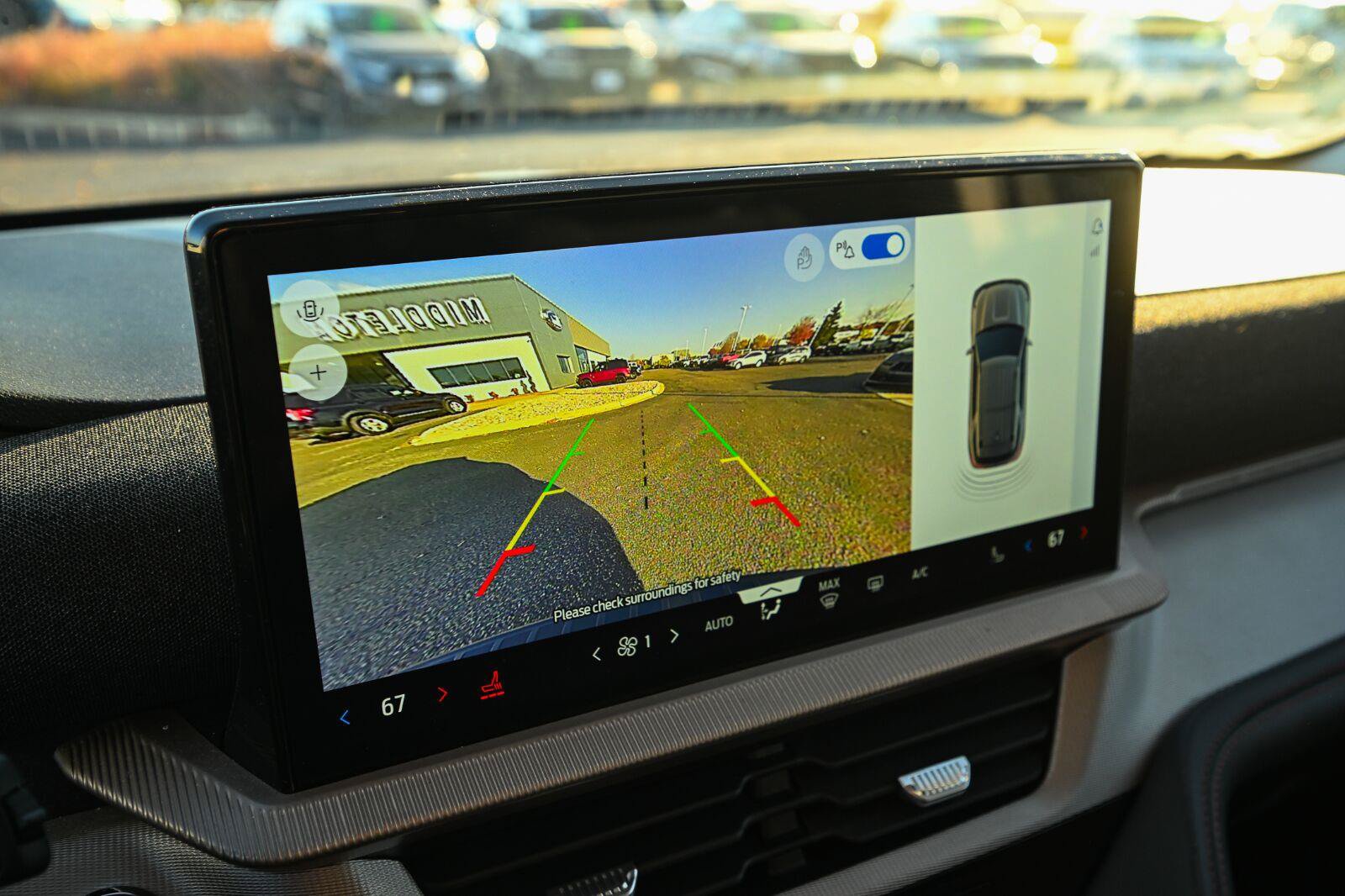 Used 2025 Ford Explorer Active AWD/4WD image 39
