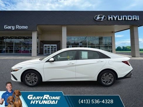 Certified 2024 Hyundai Elantra SEL FWD image 13