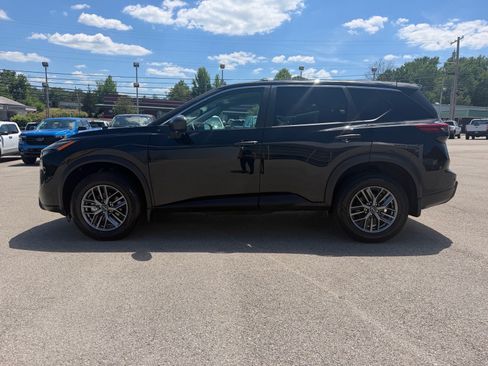 Used 2024 Nissan Rogue S AWD/4WD image 9