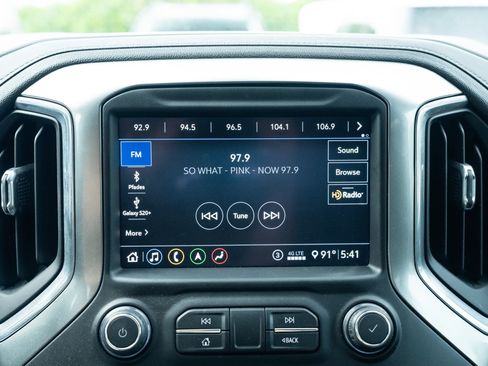 Used 2020 Chevrolet Silverado 1500 LTZ AWD/4WD image 27