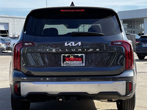 Used 2024 Kia Telluride LX image 5