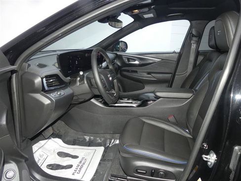 Used 2025 Buick Envista Sport Touring w/ Convenience I Package image 20