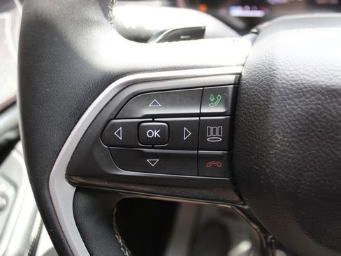 Used 2023 Jeep Grand Cherokee Altitude AWD/4WD image 13